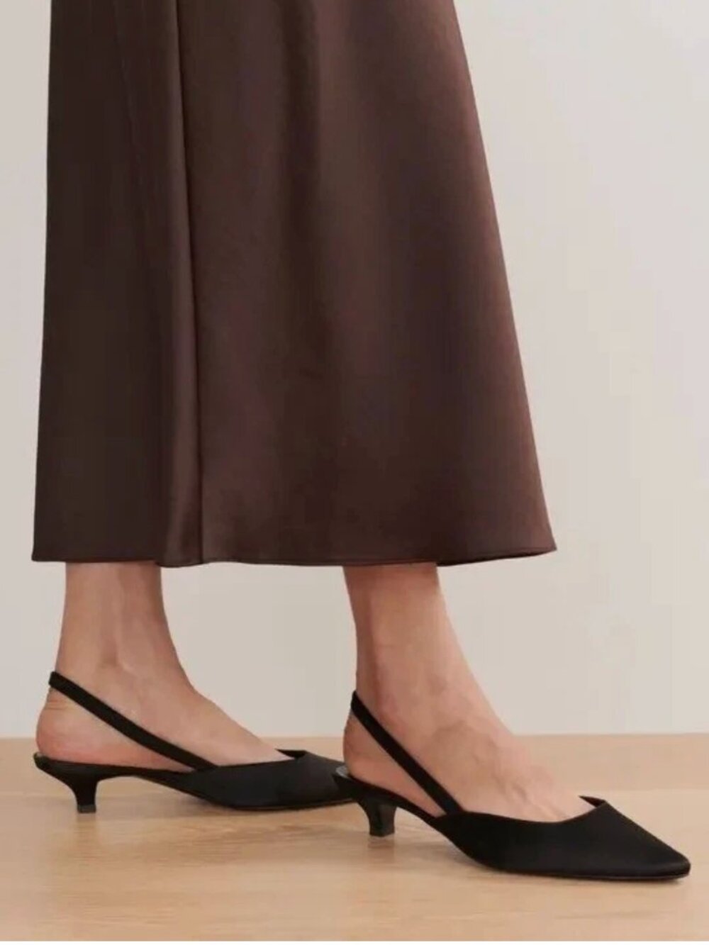 Jenni Kayne Kitten Heels Sling Back Pumps Suede Leather Low Heel Black Size 6